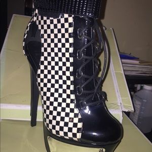 Checkered booties